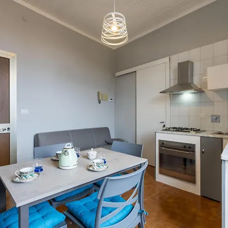 Teresa By Interhome * サンレモ